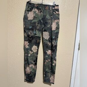Women’s Peruvian Connection Floral Printed Stretch Jean Size 2‎